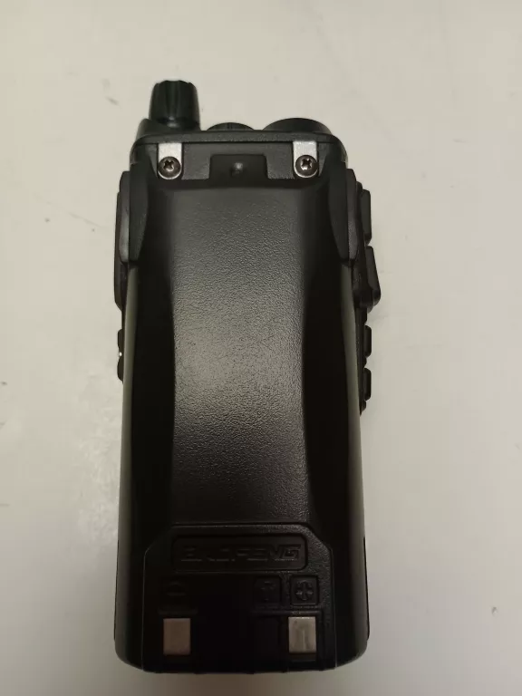 KRÓTKOFALÓWKA BAOFENG UV-82 HTQ 8W RADIOTELEFON
