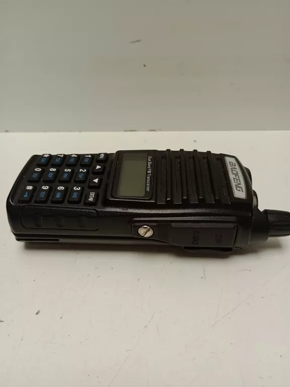 KRÓTKOFALÓWKA BAOFENG UV-82 HTQ 8W RADIOTELEFON
