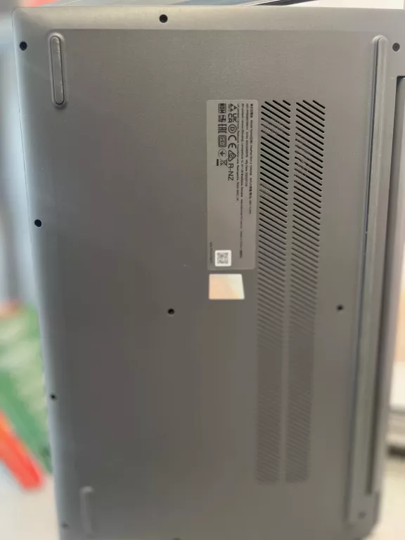 LAPTOP LENOVO IDEAPAD SLIM 3 15AMN8/PUDEŁKO
