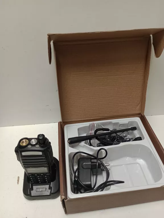 KRÓTKOFALÓWKA BAOFENG UV-82 HTQ 8W RADIOTELEFON