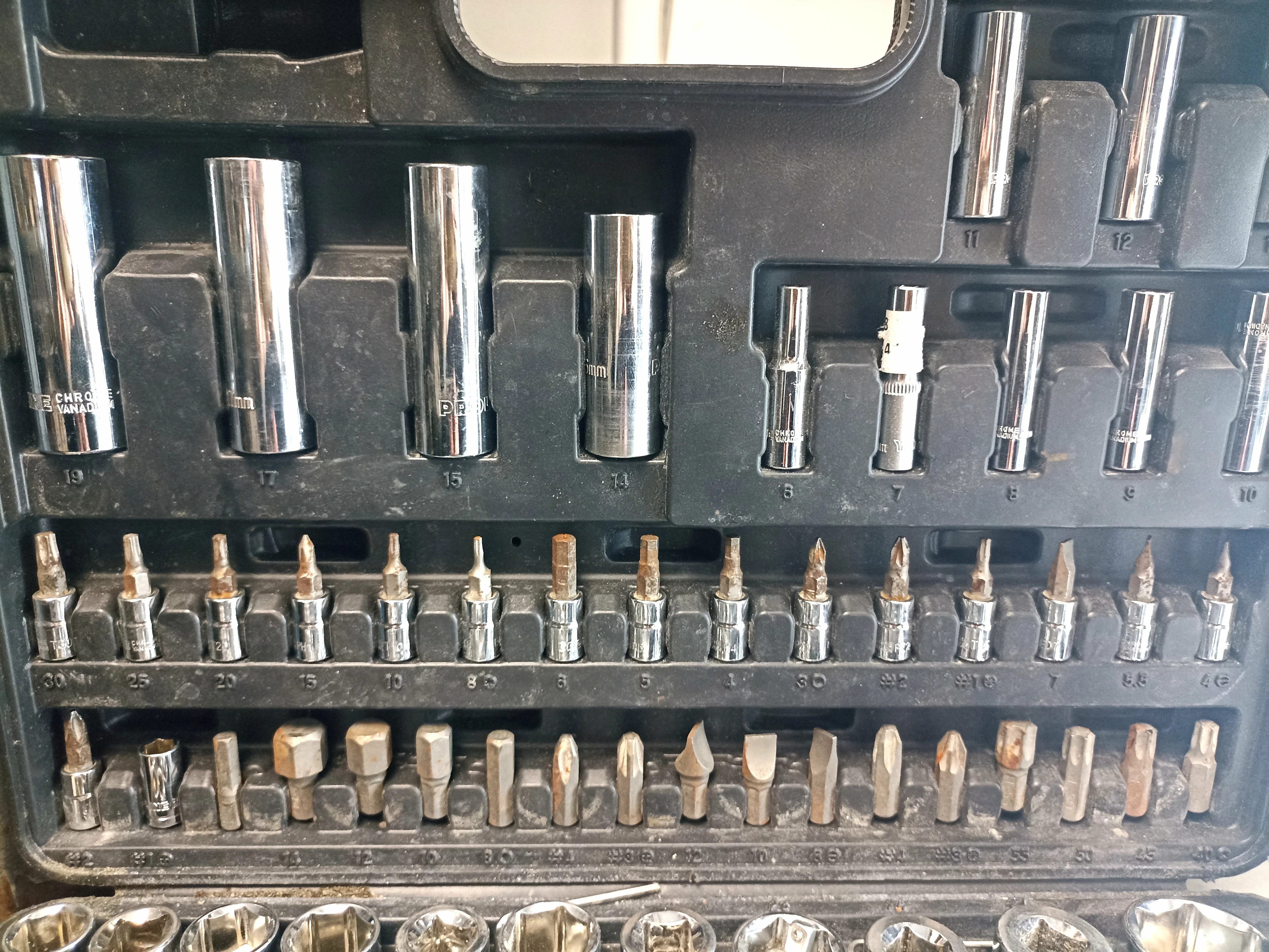 zestaw-kluczy-nasadowych-proline-first-48794-marka-proline