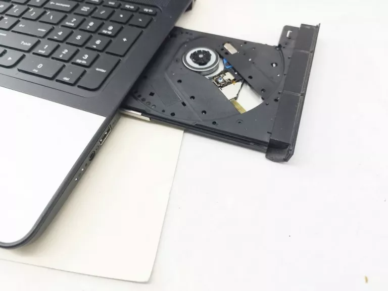 LAPTOP HP 355 G2