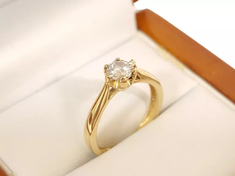 ZŁOTY PIERŚCIONEK ZARĘCZYNOWY Z DIAMENTEM 0,19CT 2,15G 585 14K R8