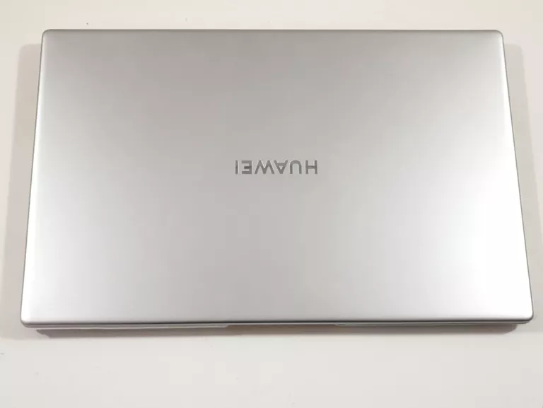LAPTOP HUAWEI MATEBOOK D15 15,6 " INTEL CORE I5 8 GB / 512 GB SREBRNY