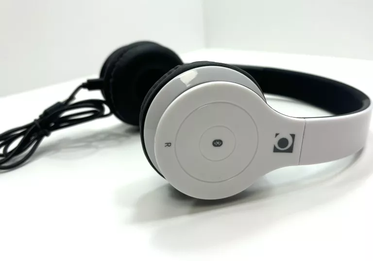 sluchawki-nauszne-biale-ean-gtin-5054110012137