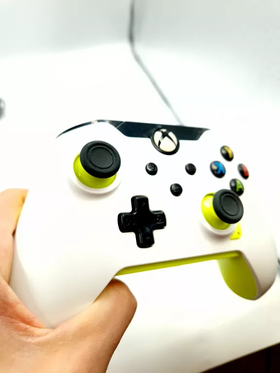 pad-pdp-xbox-seriespc-przewodowy-komplet-kolor-bialy