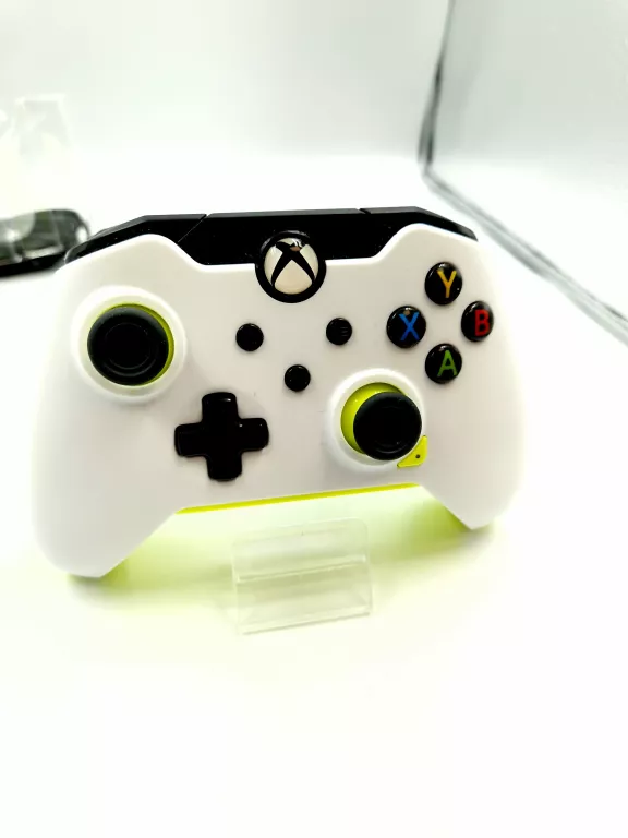 pad-pdp-xbox-seriespc-przewodowy-komplet-stan-uzywany