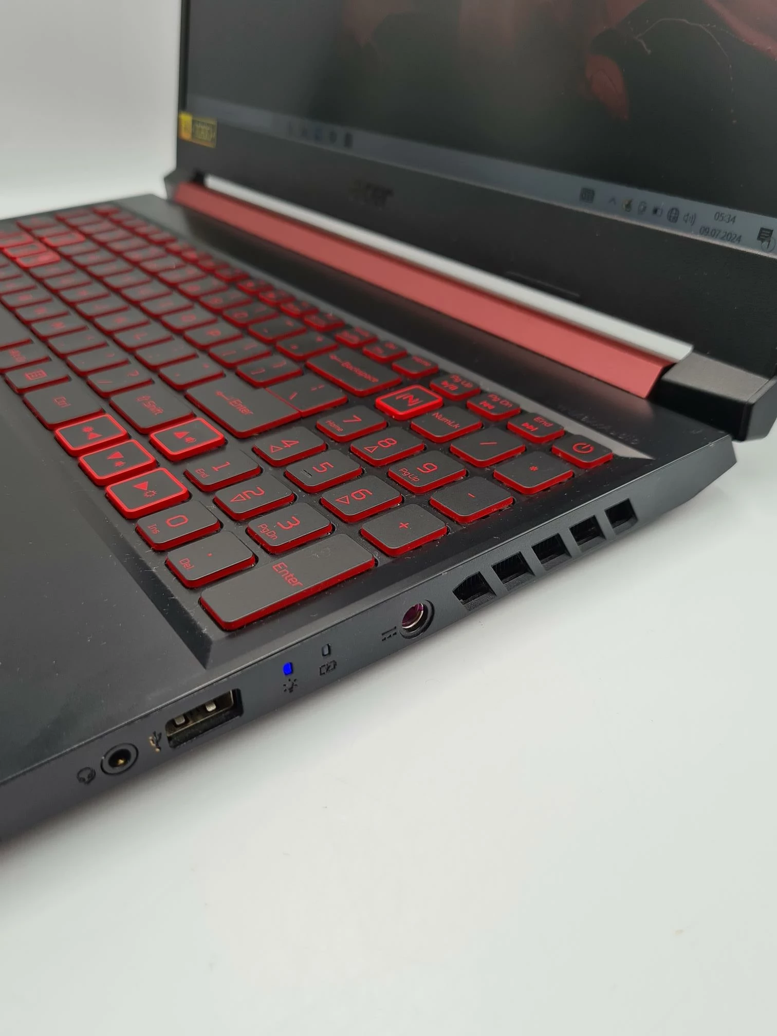 laptop-acer-nitro-5-n18c3-i5-8gb-512gb-ssd-gtx-1050-przekatna-ekranu-1560