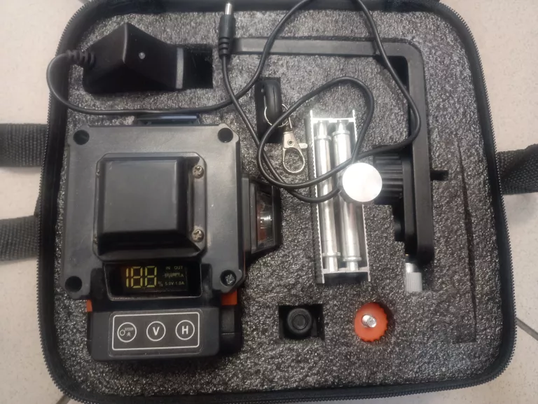 LASER KRZYŻOWY POZIOMICA LASEROWA KKMOON WALIZKA ZIELONA