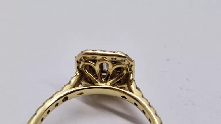 PIERŚCIONEK 585 APART DIAMENTY 0,50 CT 2,04G 181.239