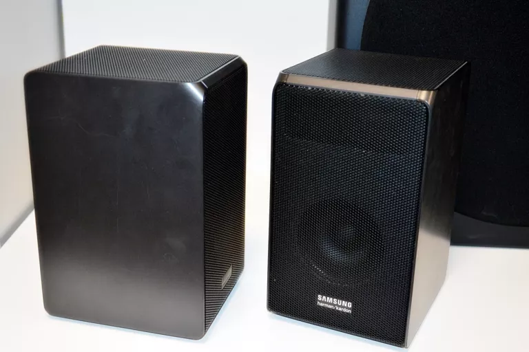 ZESTAW GŁOŚNIKÓW SOUNDBAR SAMSUNG HW-Q90R HARMAN / KARDON
