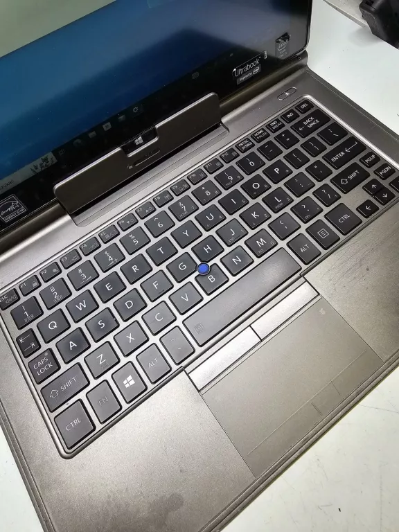 LAPTOP TOSHIBA PORTEGE Z10T I5-4GEN 4/128 GB SSD RYSIK DOTYK