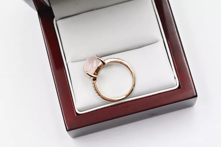 ZJAWISKOWY ZŁOTY  PIERŚCIONEK Z RÓŻOWYM KWARCEM 375  2,84G R10