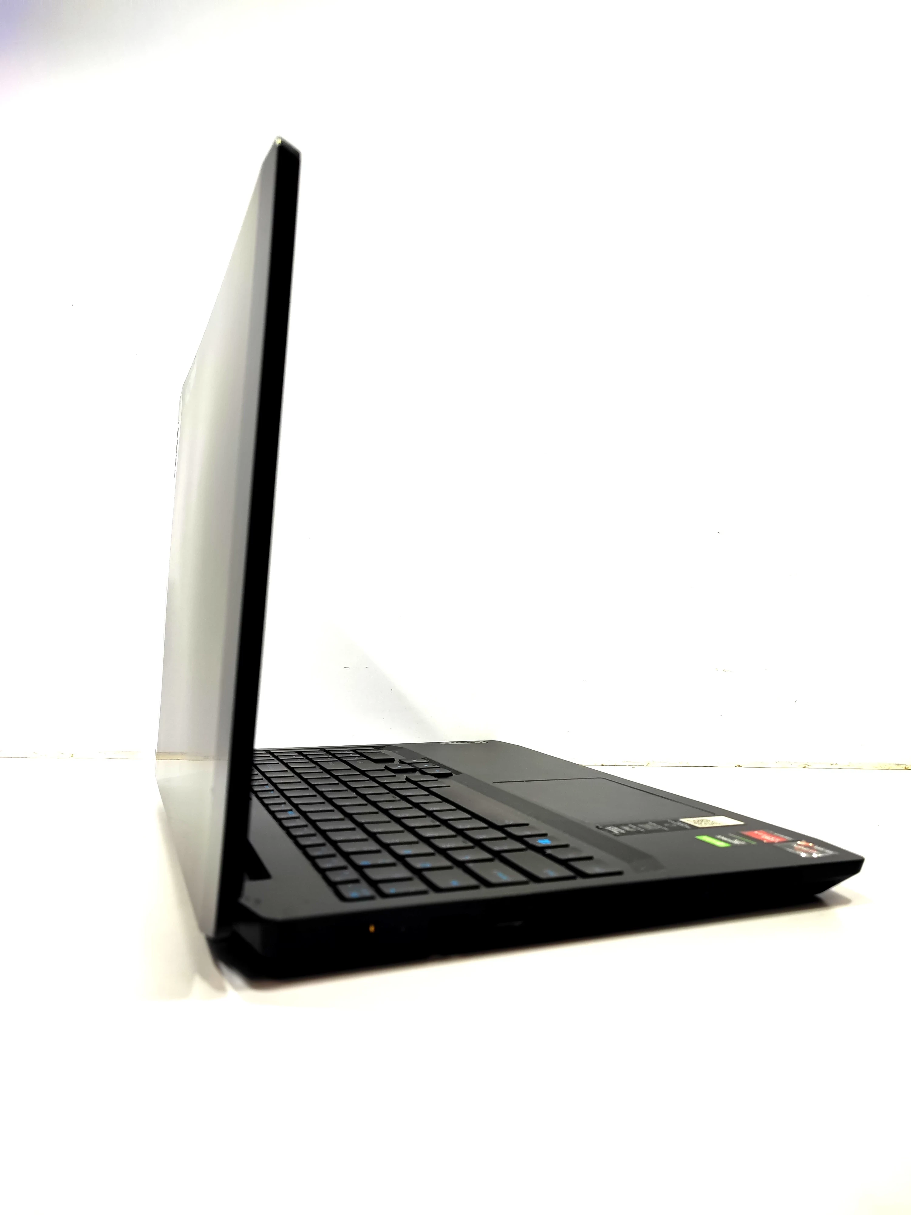 laptop-lenovo-ideapad-gaming-3-15arh05-przekatna-ekranu-1560