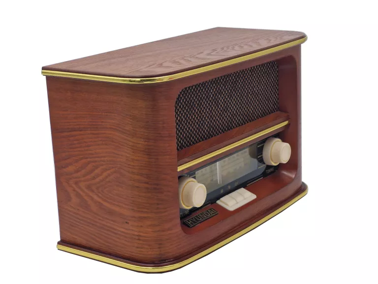DRAWNIANY RADIOODTWARZACZ RETRO HYUNDAI RA601