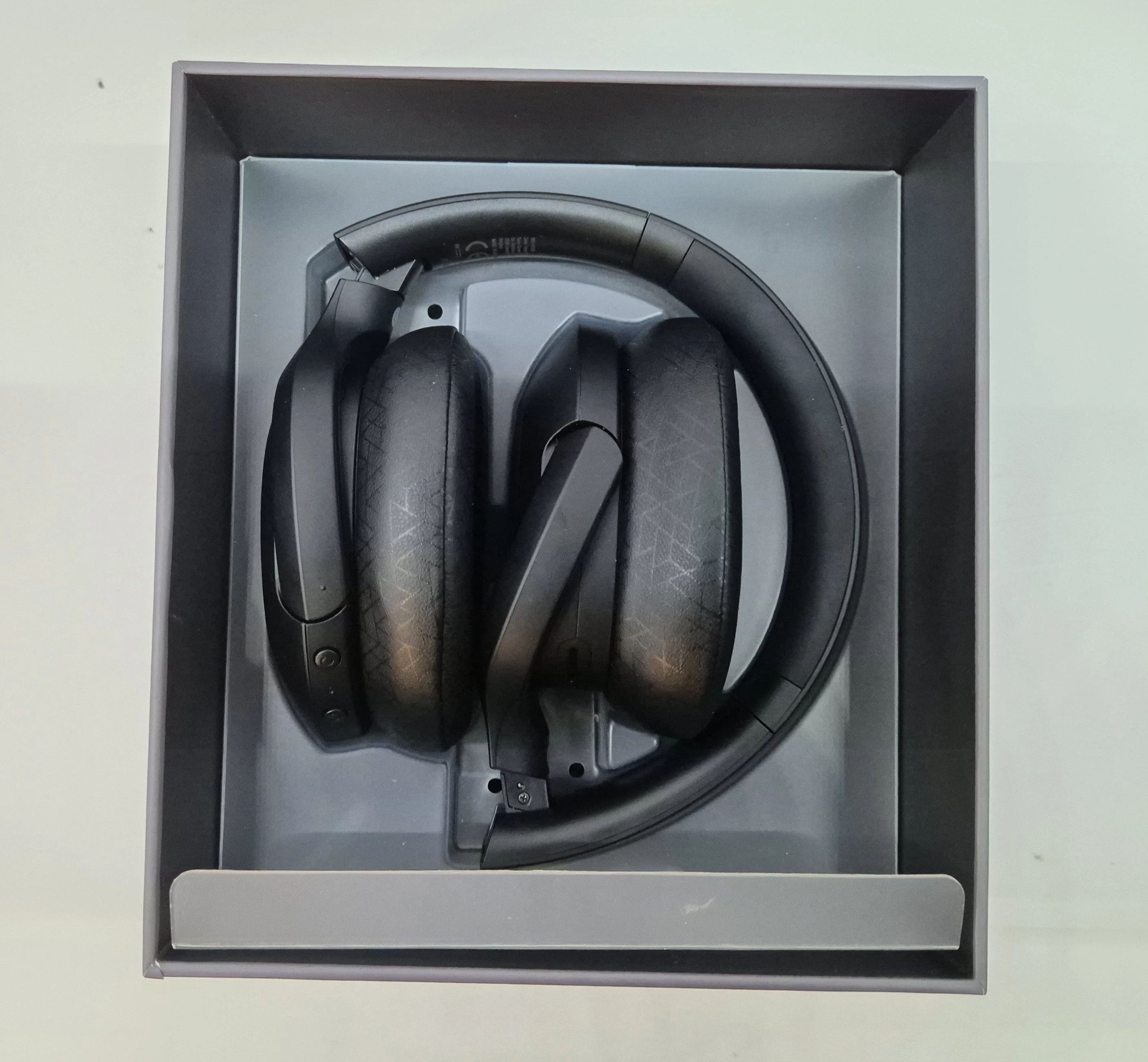 sluchawki-sony-wh-h910n-stan-uzywany