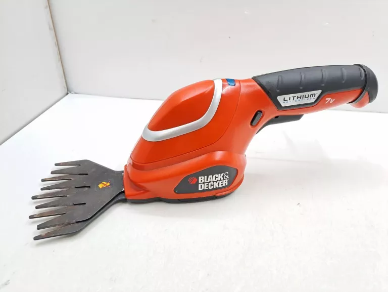 NOŻYCE DO ŻYWOPŁOTU BLACK DECKER GSL700