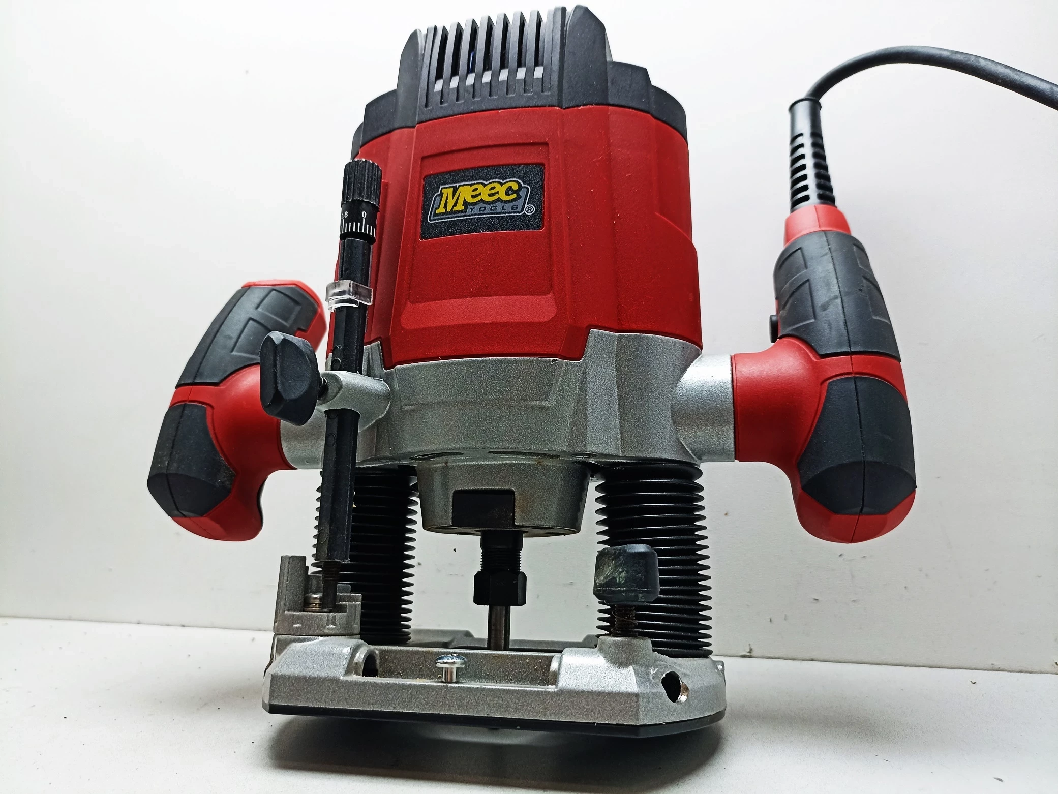 frezarka-gornowrzecionowa-meec-tools-stan-uzywany