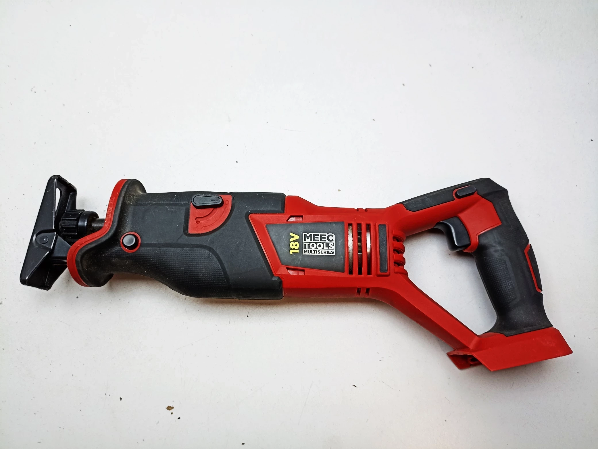 pila-szablasta-akumulatorowa-meec-tools-sama-marka-meec-tools