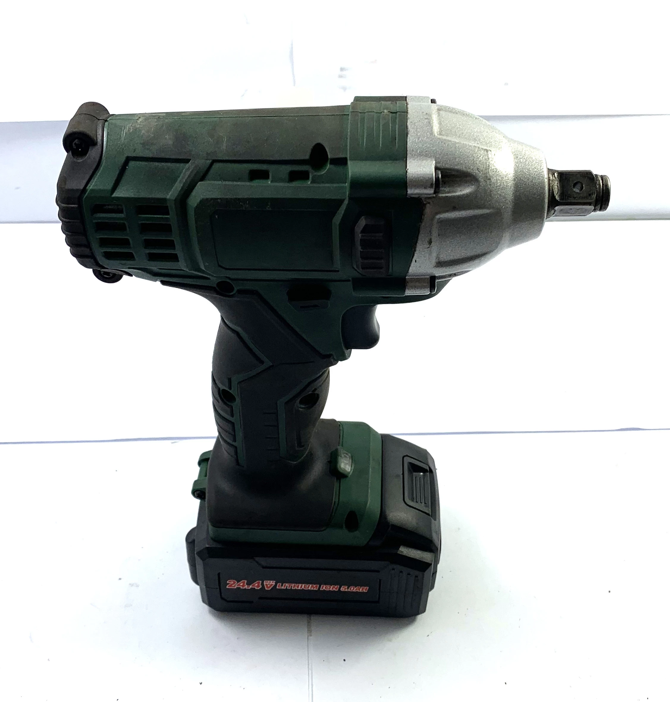 klucz-udarowy-boxer-sr-023-24v-2x-aku-ladowarka-walizka-kod-producenta-sr-023