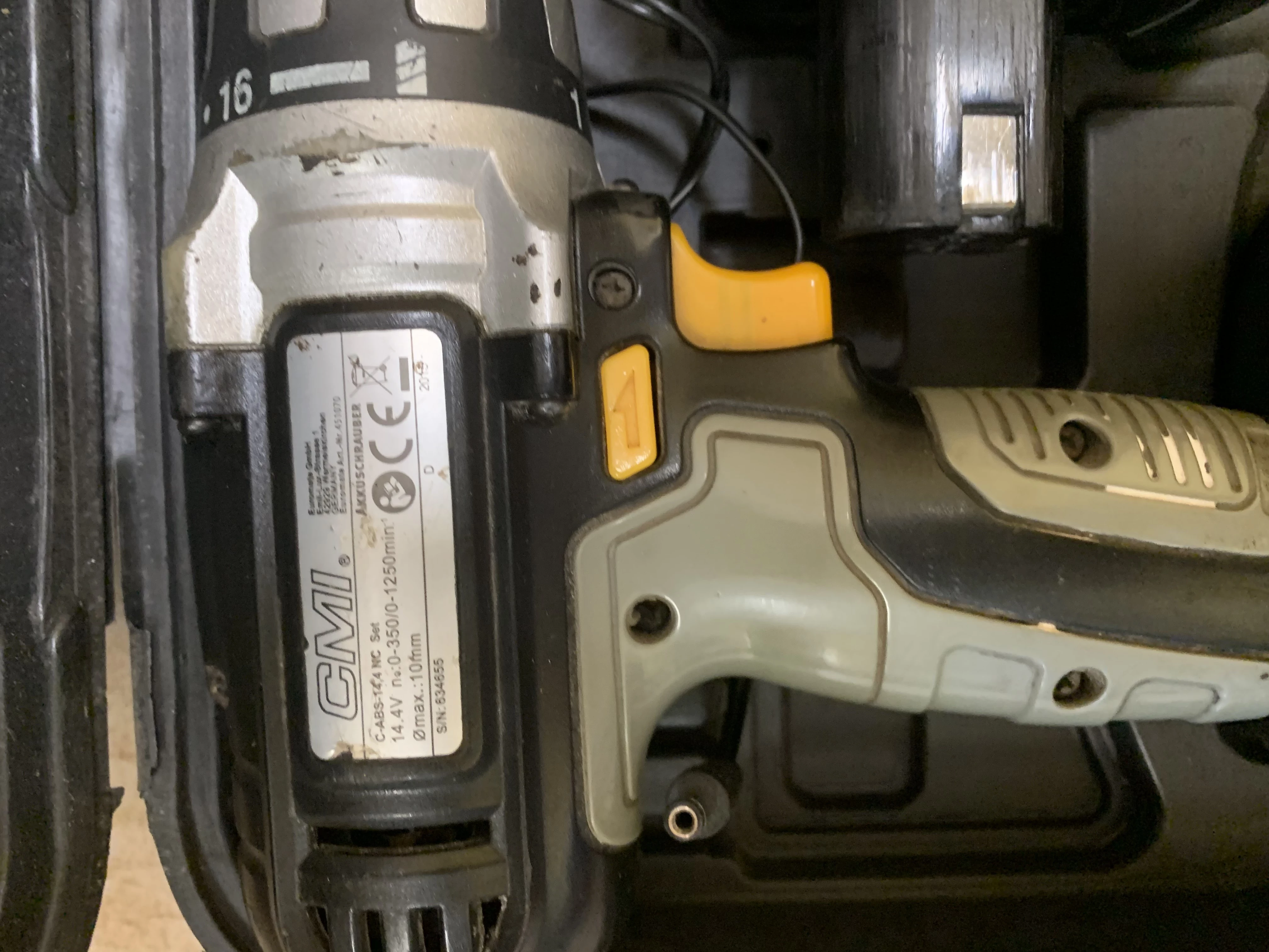 wkretarka-cmi-c-abs-144-2x-akumulator-walizka-ean-gtin-6924351668426