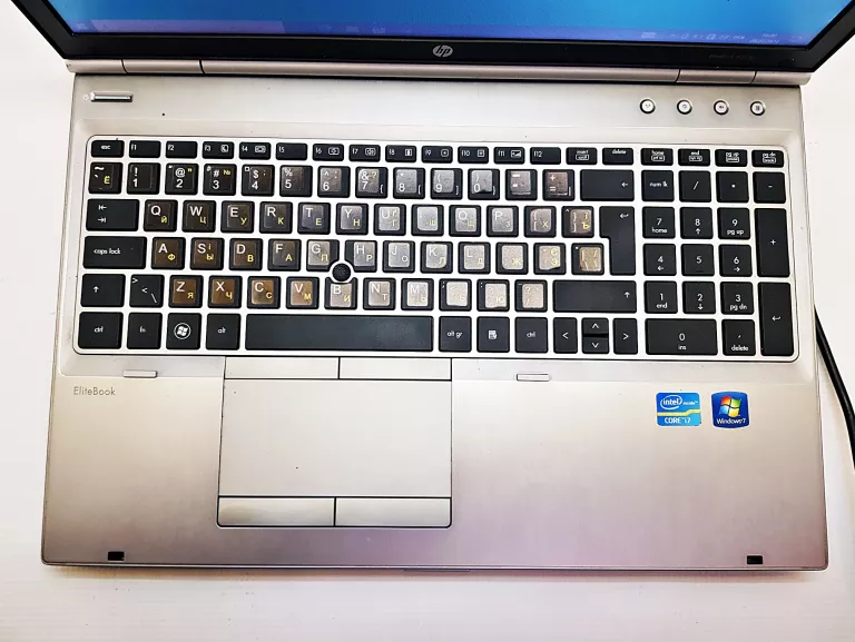 LAPTOP HP ELITEBOOK 8560P I7-2620 / SSD 240GB / WIN 10 / 8GB TORBA