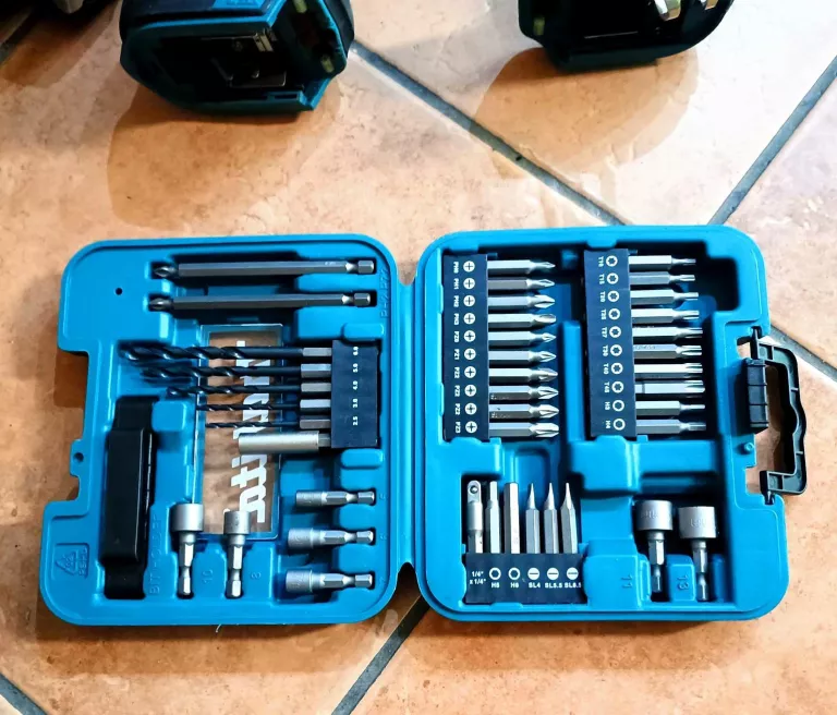 super-zestaw-narzedzi-makita-rynek-38-paczkow-adben