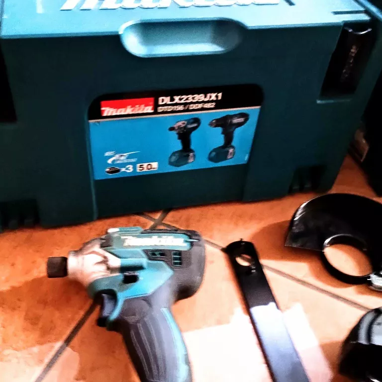 super-zestaw-narzedzi-makita-liczba-akumulatorow-3