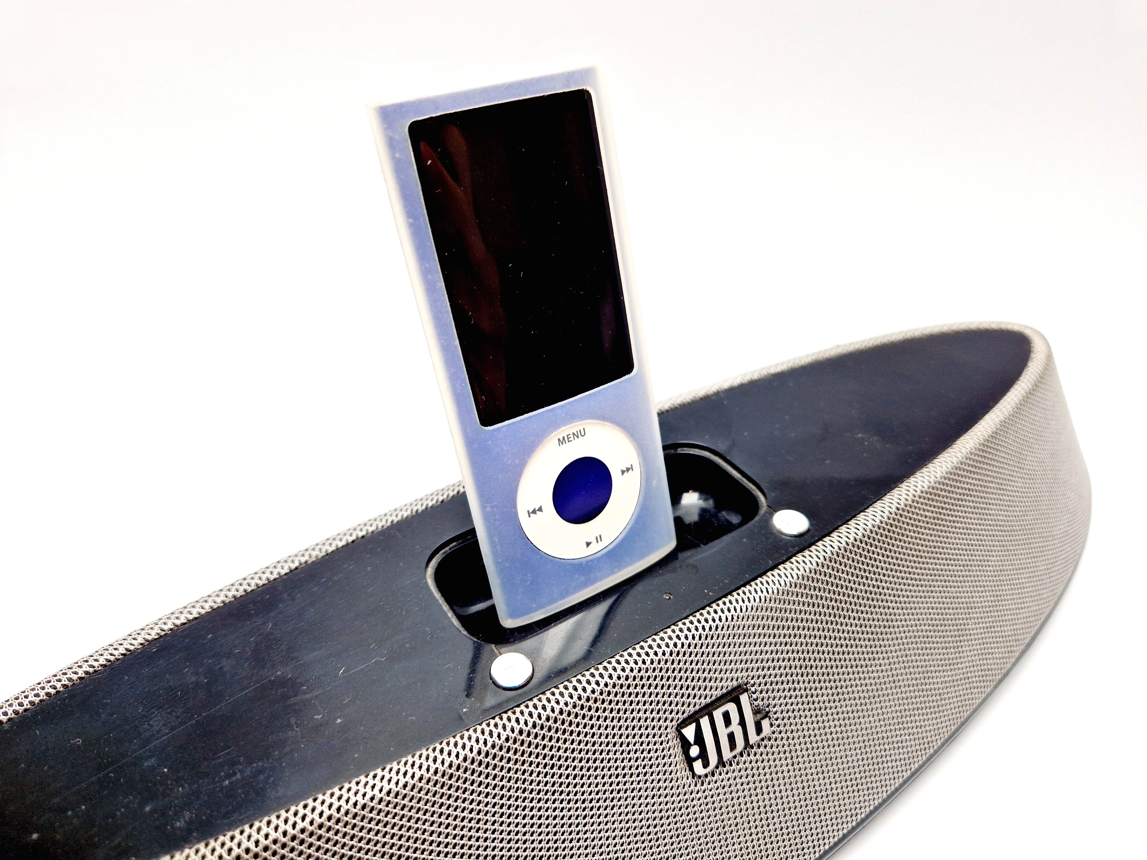 ipod-nano-a1320-stacja-dokujaca-glosnik-jbl-marka-248135-1728479