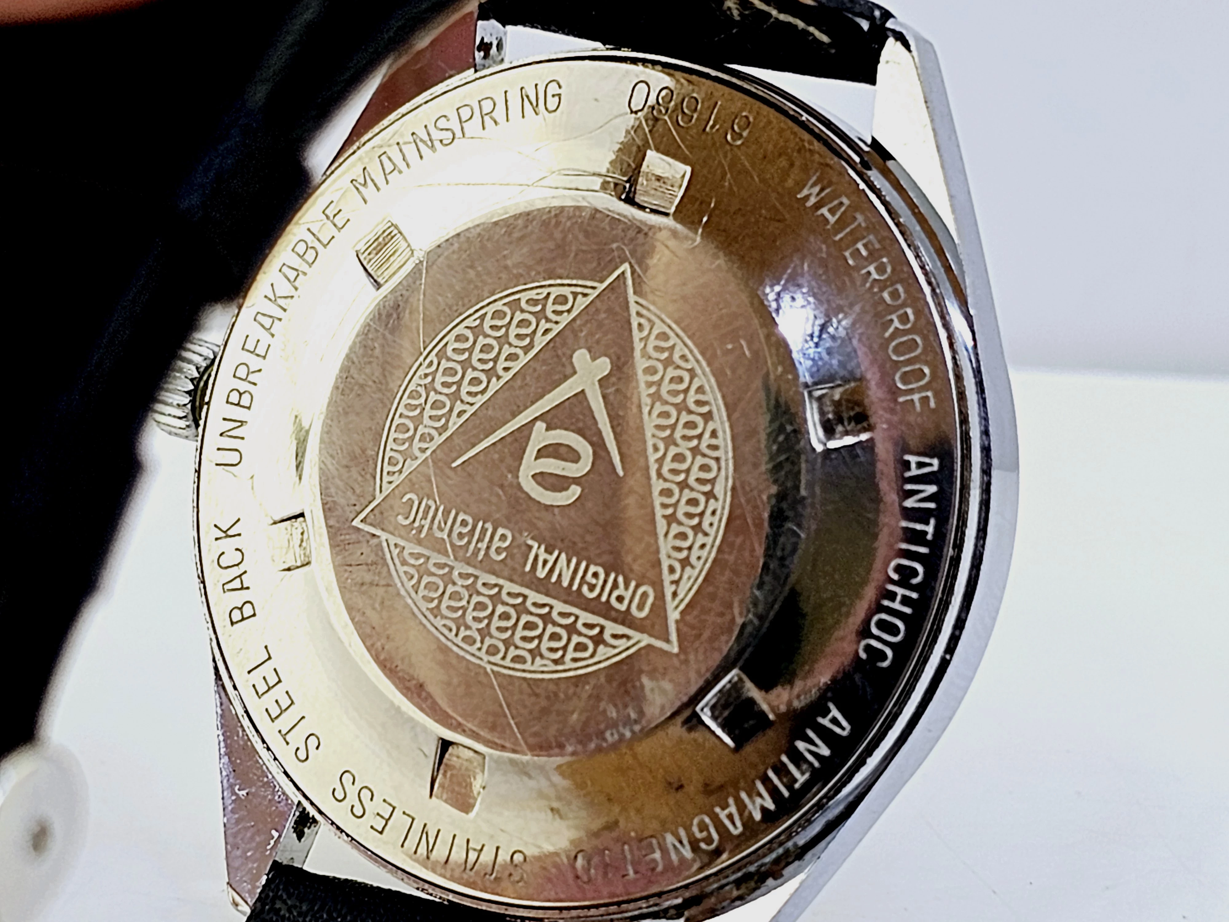 zegarek-atlantic-worldmaster-original-61660-funkcje-datownik