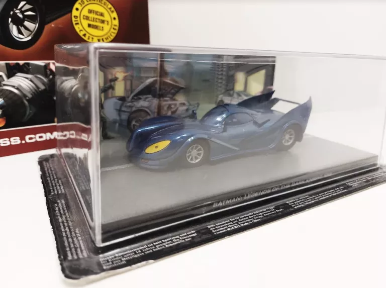 FIGURKA KOLEKCJONERSKA POJAZD " BATMAN " + GAZETKA NO.54