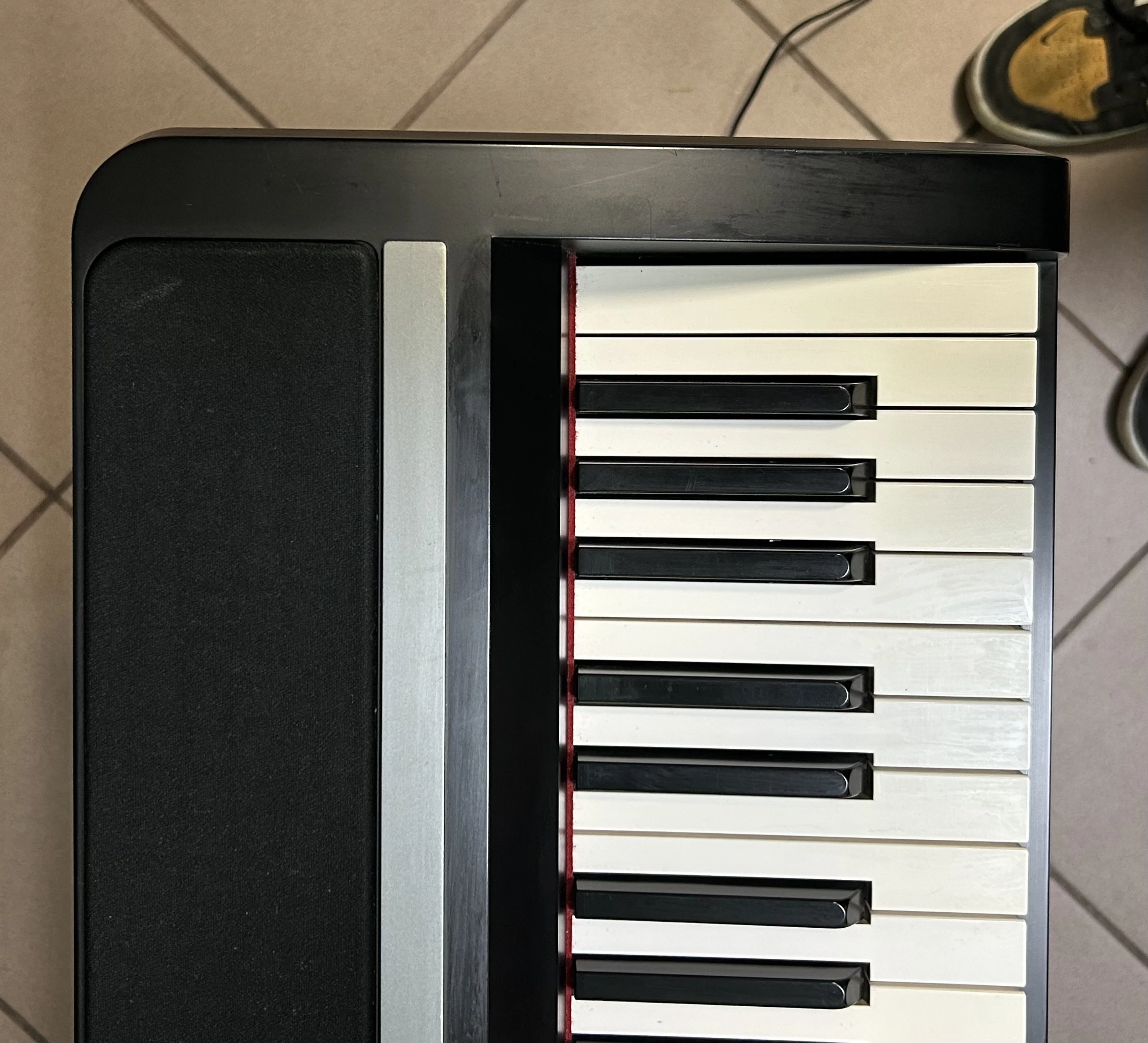 korg-kompaktowe-pianino-cyfrowe-sp-170s-zasilacz-kod-producenta-xe20