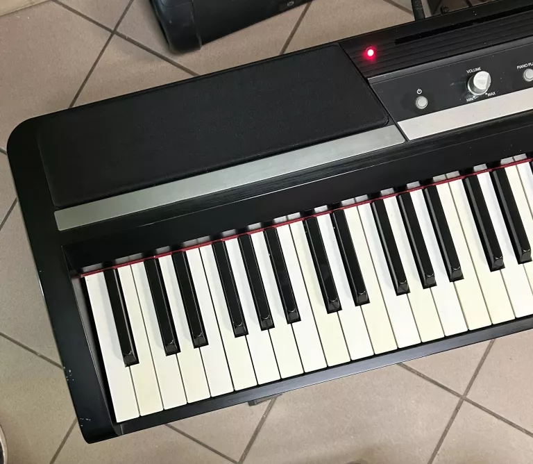 korg-kompaktowe-pianino-cyfrowe-sp-170s-zasilacz-stan-uzywany