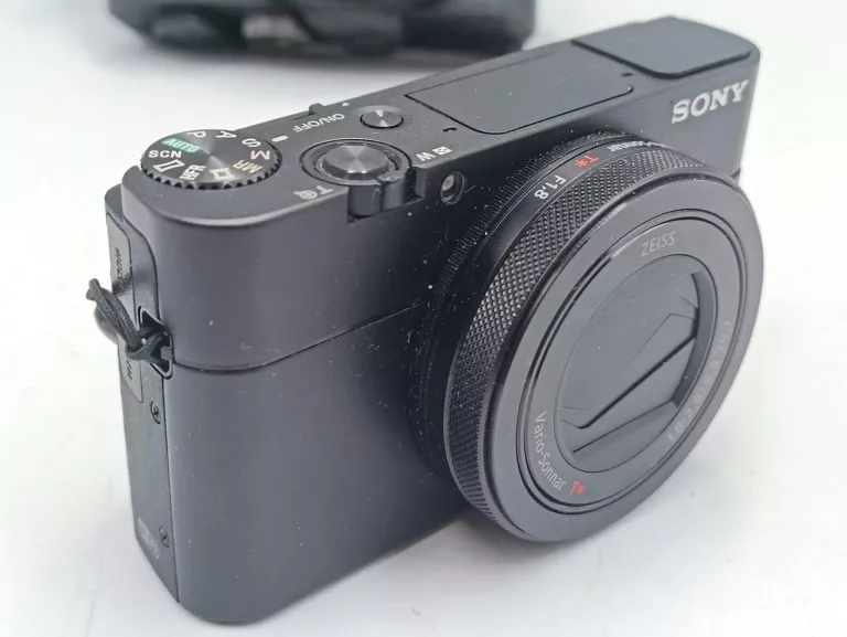 APARAT SONY RX100 V