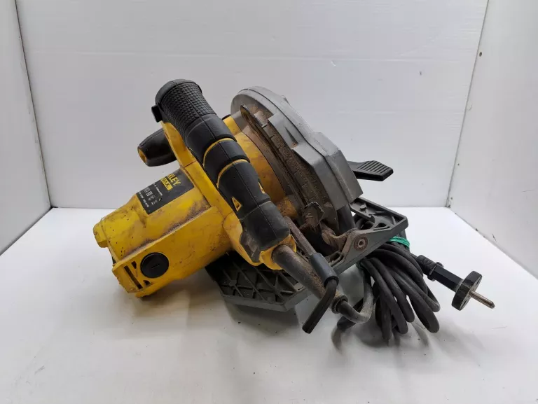 PIŁA TARCZOWA STANLEY 1650 W 16 MM