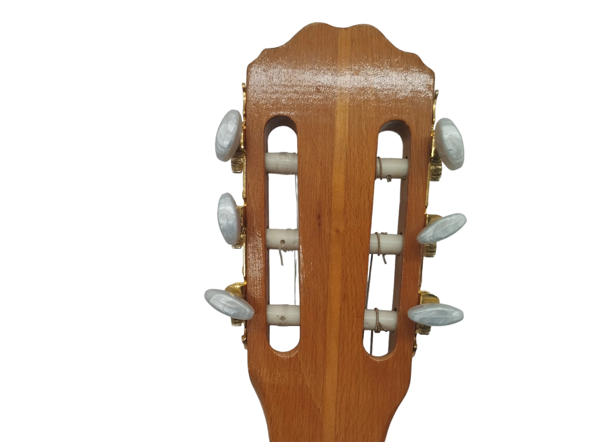 gitara-klasyczna-44-defil-marka-bez-marki