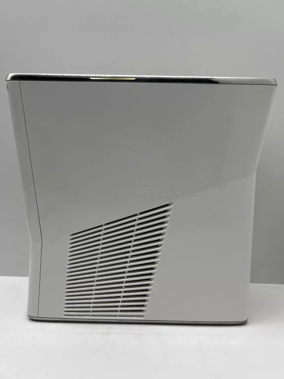 KONSOLA MICROSOFT XBOX 360 250 GB BIAŁY + PAD + GRY