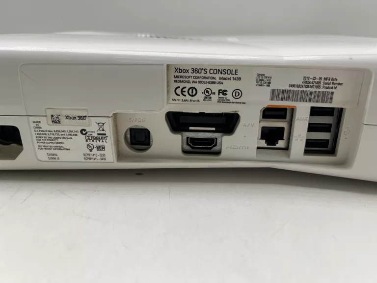 KONSOLA MICROSOFT XBOX 360 250 GB BIAŁY + PAD + GRY