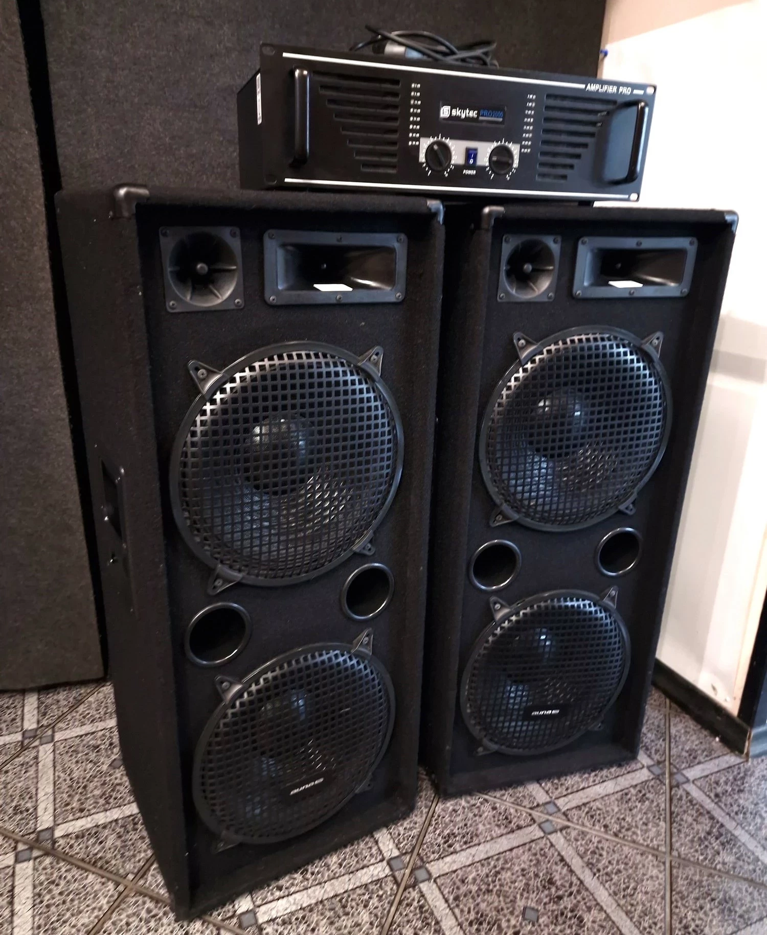 wzmacniacz-skytec-pro1000-kolumny-auna-x2-szerokosc-produktu-4820