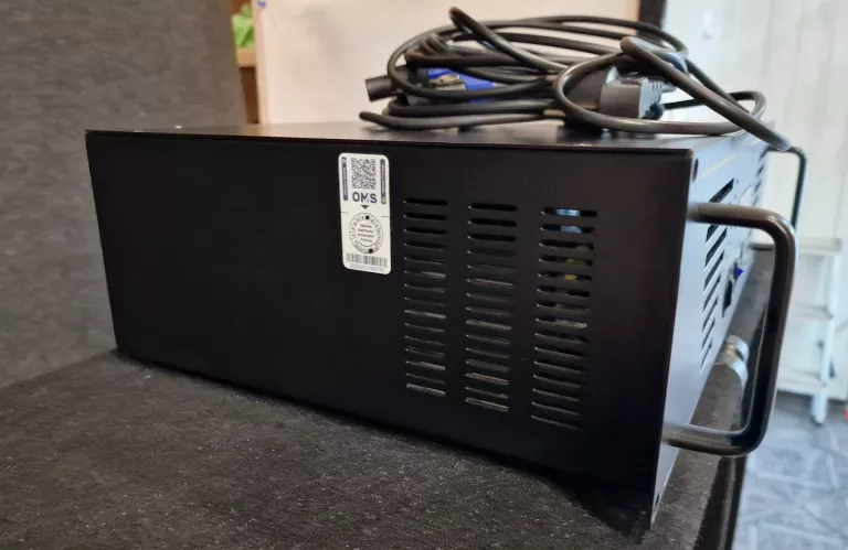 WZMACNIACZ SKYTEC PRO1000 + KOLUMNY AUNA X2