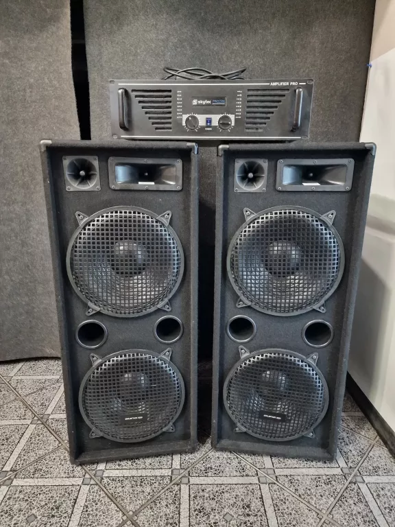 WZMACNIACZ SKYTEC PRO1000 + KOLUMNY AUNA X2