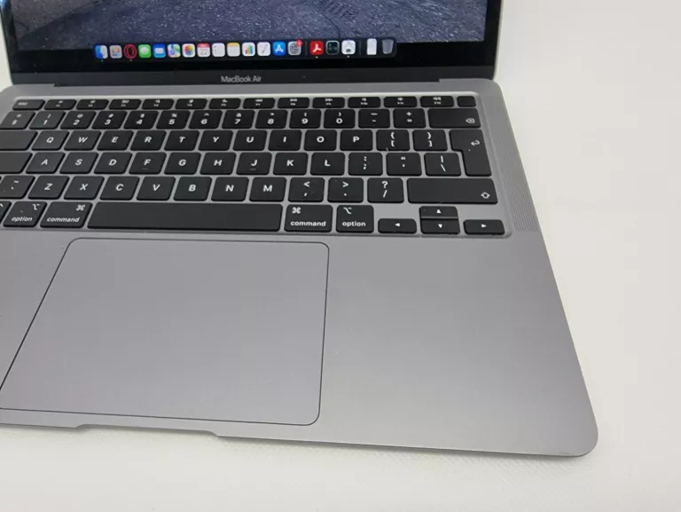 APPLE MACBOOK AIR M1/8GB/256GB SSD