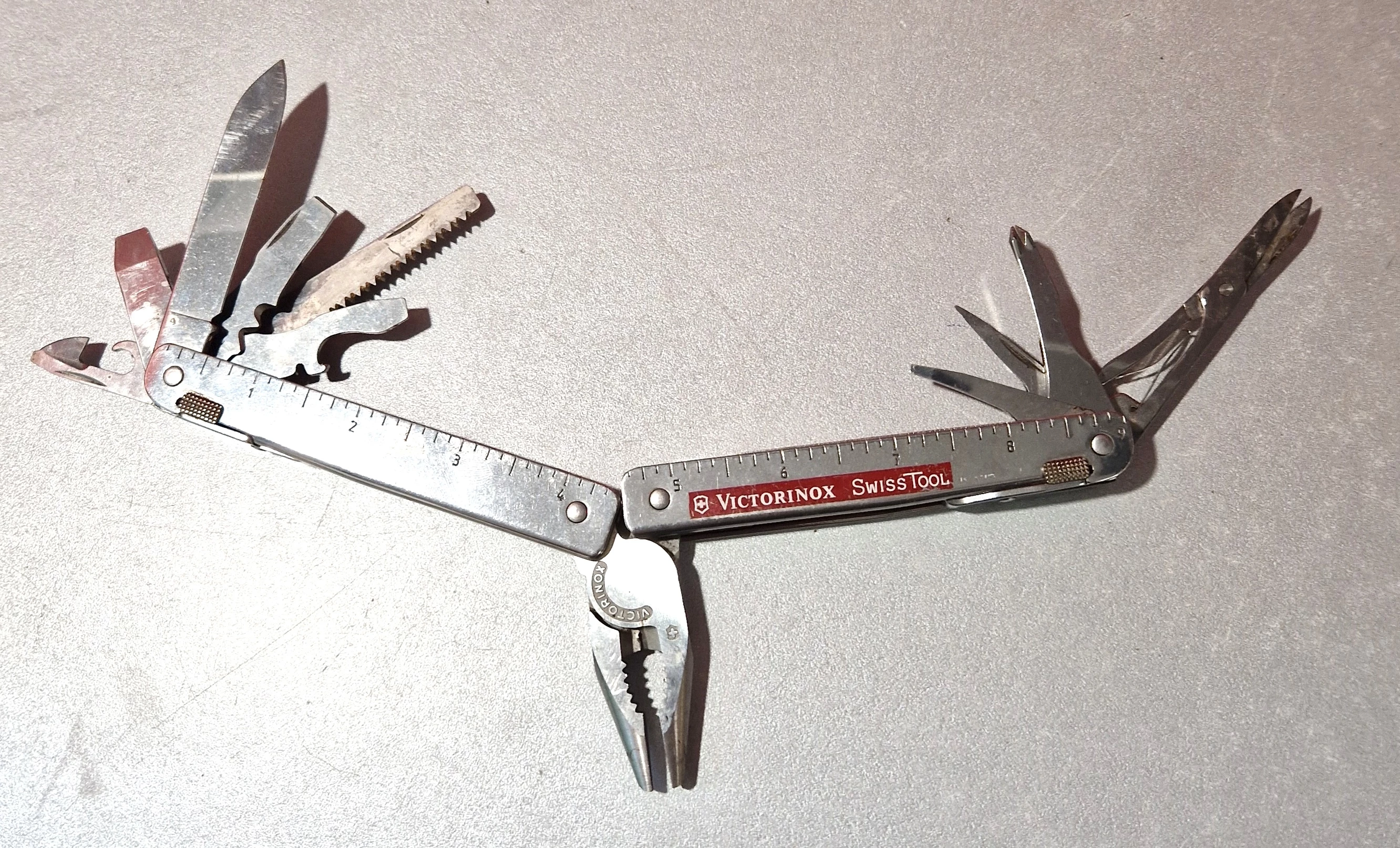 scyzoryk-victorinox-swisstool-liczba-dodatkowych-narzedzi-30