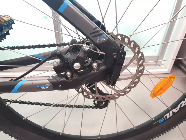 rower-btwin-rockrider-520-kola-275-material-ramy-aluminium