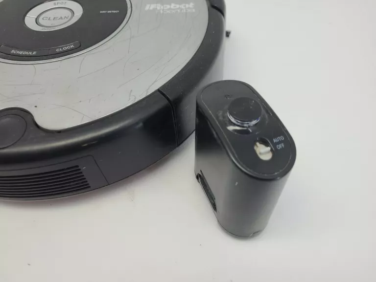 INTELIGENTNY ROBOT SPRZĄTAJĄCY IROBOT ROOMBA 555