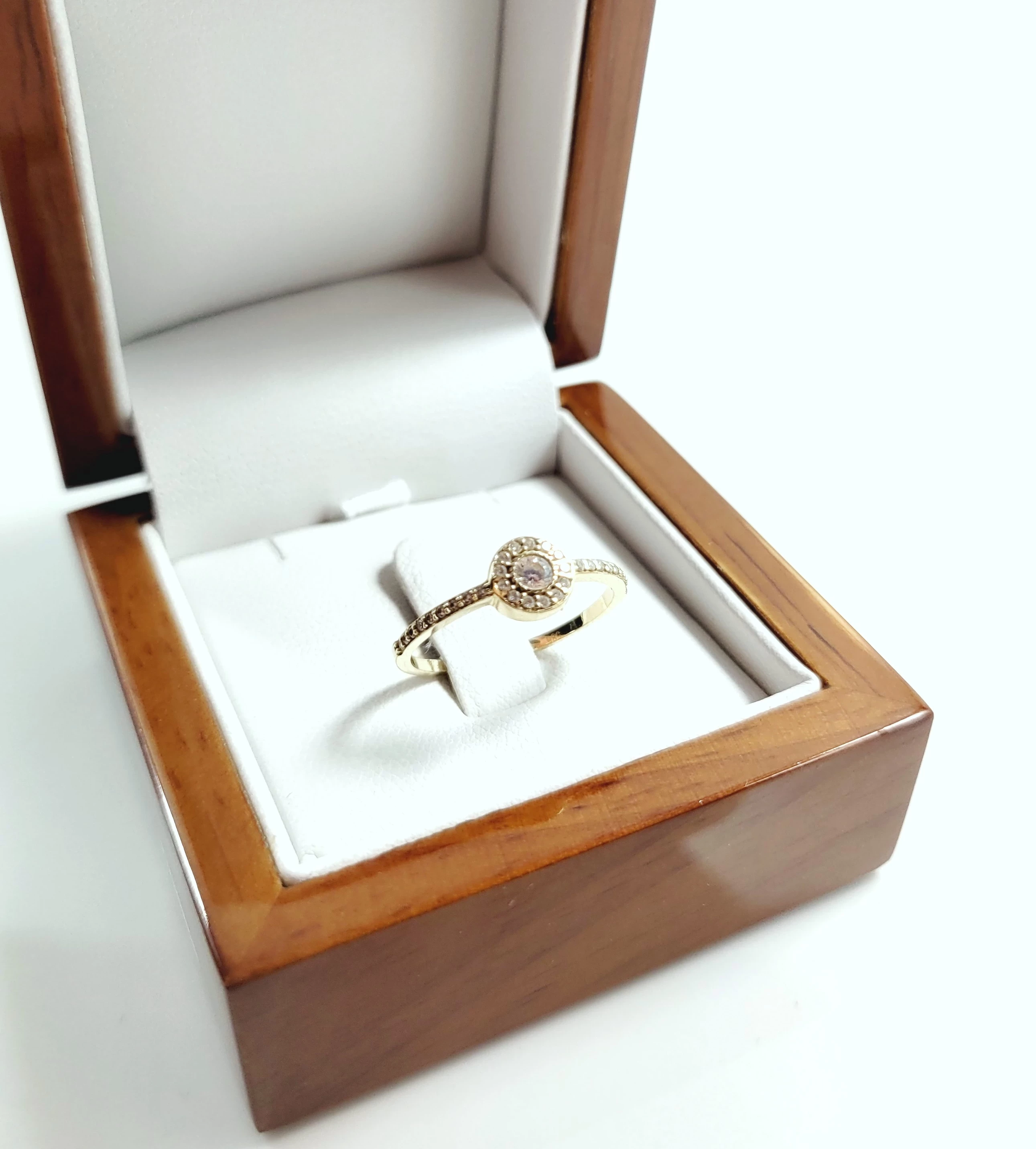 zloty-pierscionek-z-cyrkoniami-585-150g-r13-ean-gtin-5906803519143