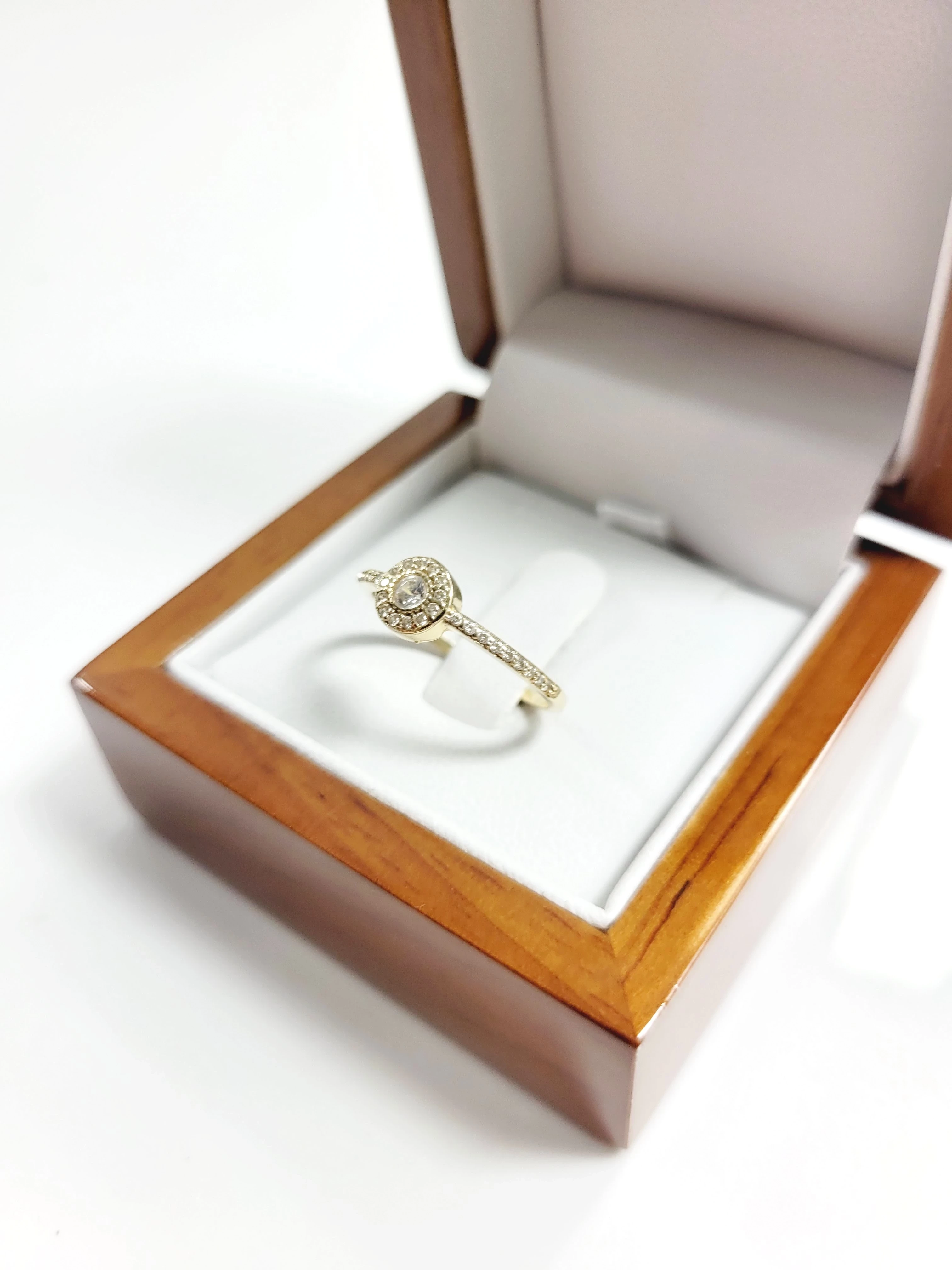 zloty-pierscionek-z-cyrkoniami-585-150g-r13-proba-zlota-206646-228242