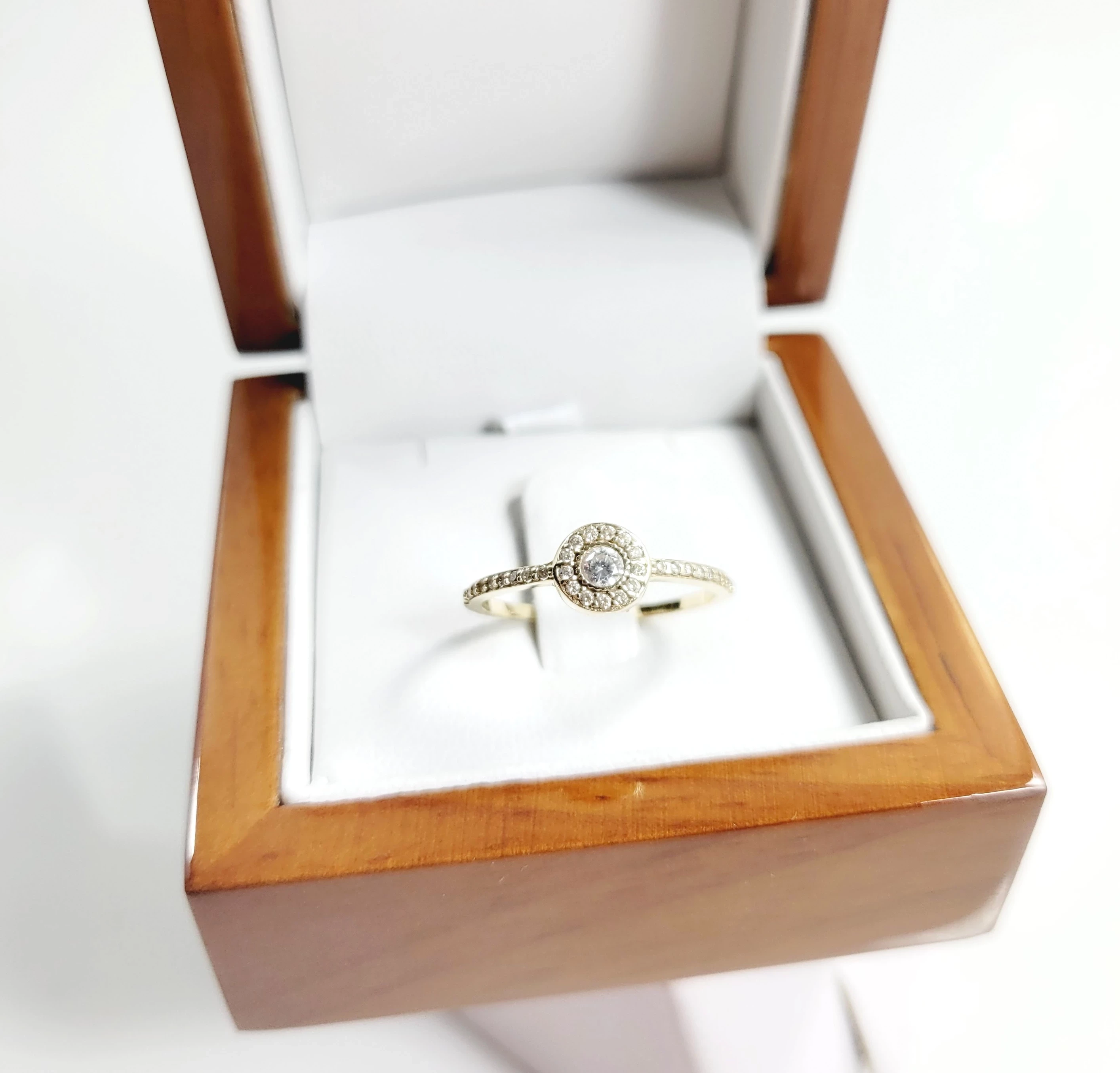 zloty-pierscionek-z-cyrkoniami-585-150g-r13-poludniowa-38-przezmierowo-ska