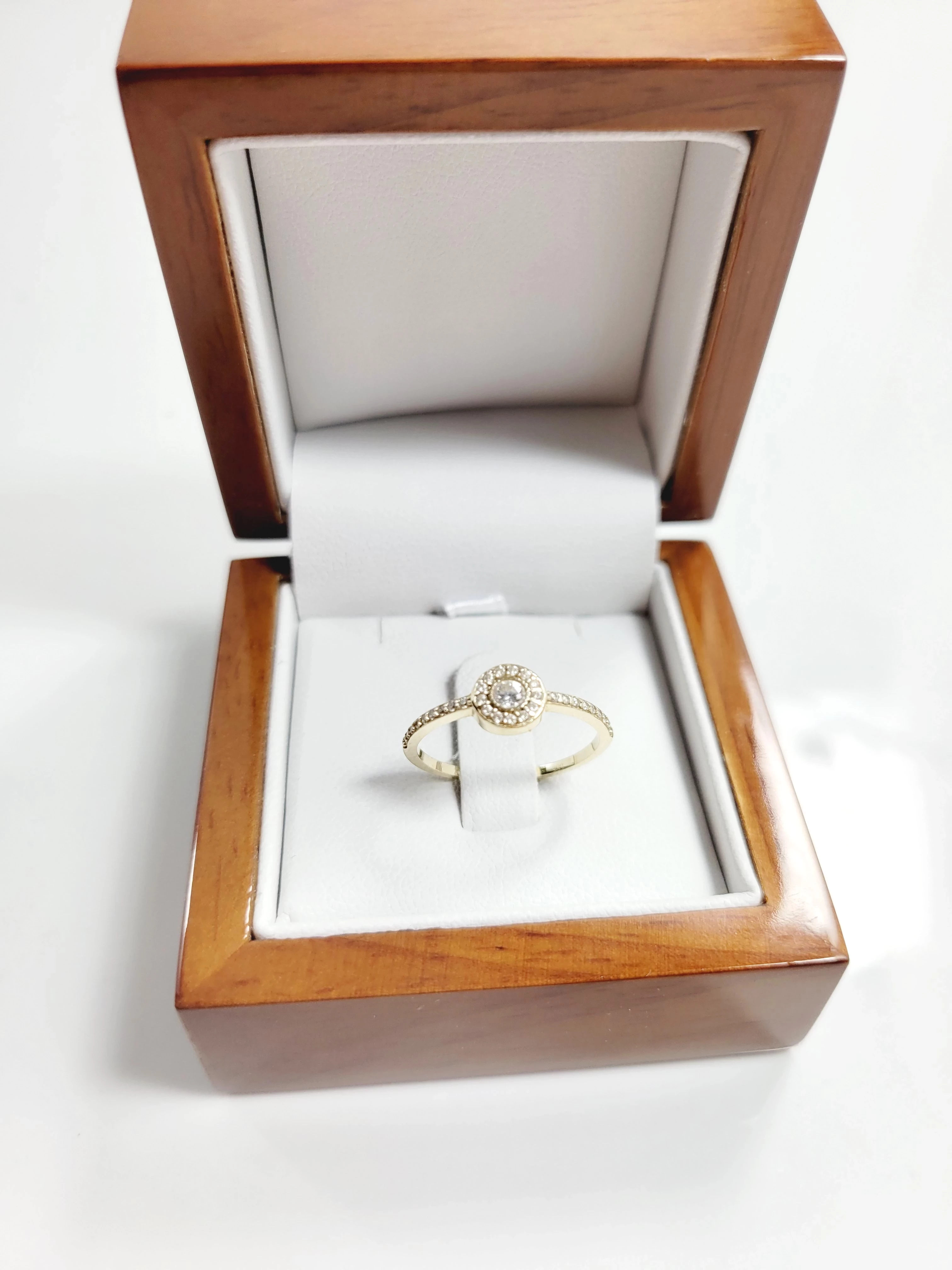 zloty-pierscionek-z-cyrkoniami-585-150g-r13-rodzaj-2205-1