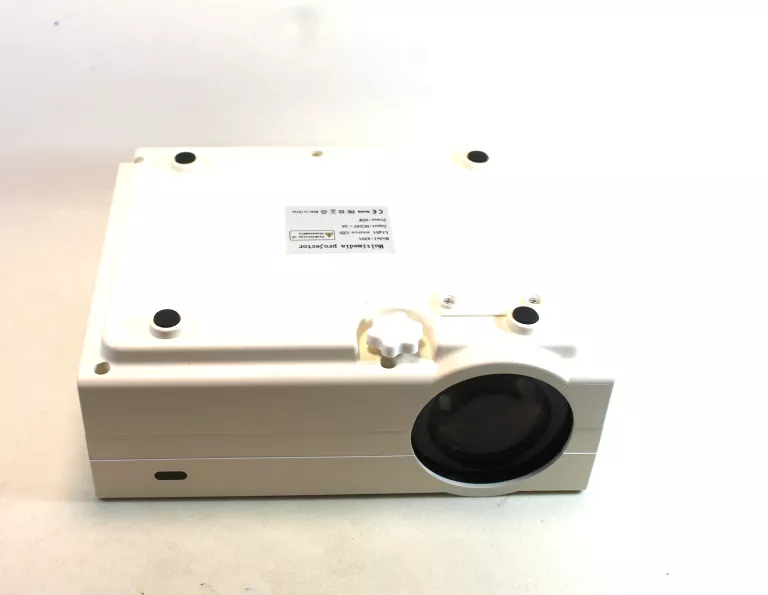 MULTIMEDIA PROJEKTOR